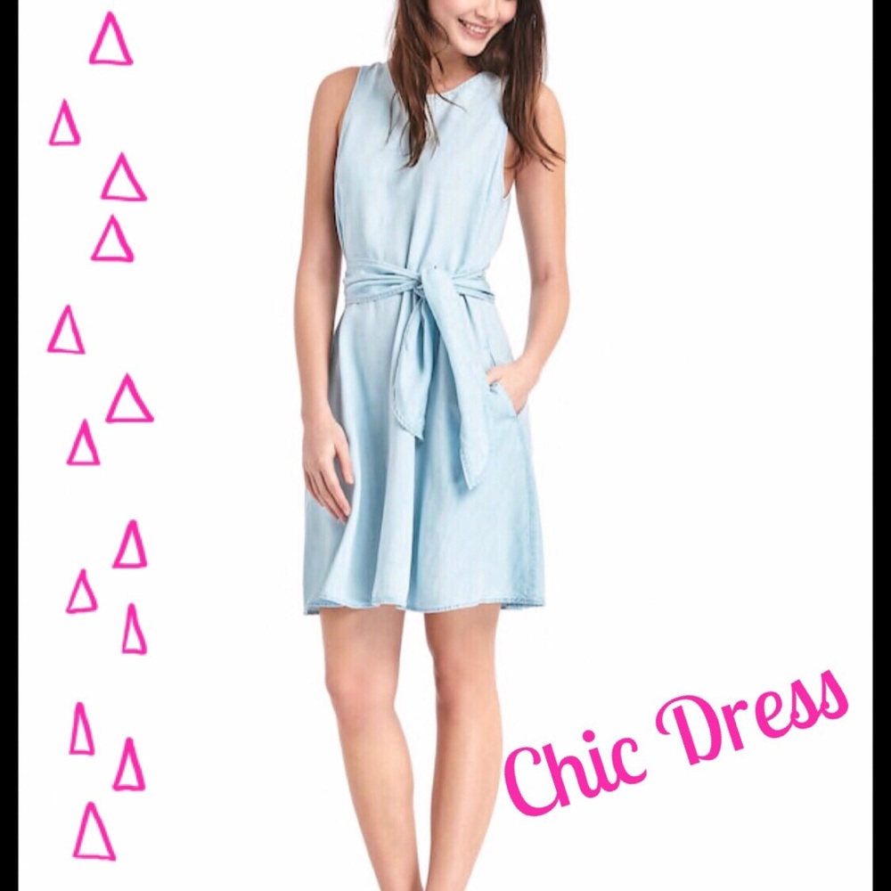 GAP Fit and Flare Dress👗